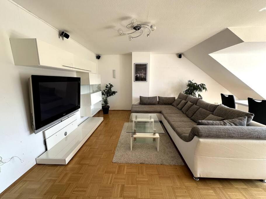 2-Zimmer-Wohnung Mit Balkon & Guter Anbindung In אסשפנבורג מראה חיצוני תמונה